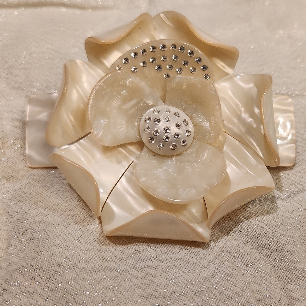 Mimco Australia Floral Barrette hairpiece Swarovaki Crystals off-white Tortoise